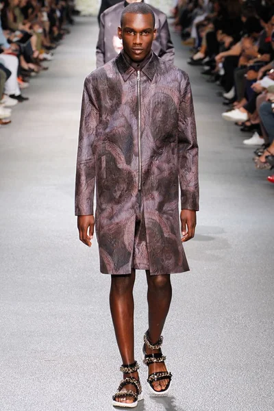 Look 22